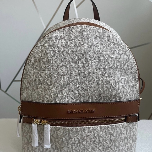 Michael Kors backpack - Picture 7 of 8